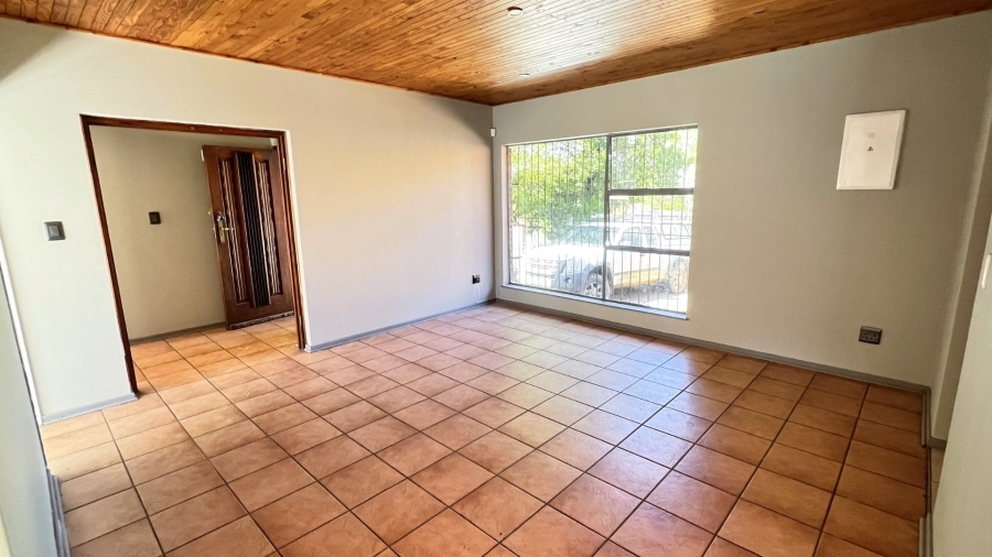 4 Bedroom Property for Sale in Heuwelsig Free State